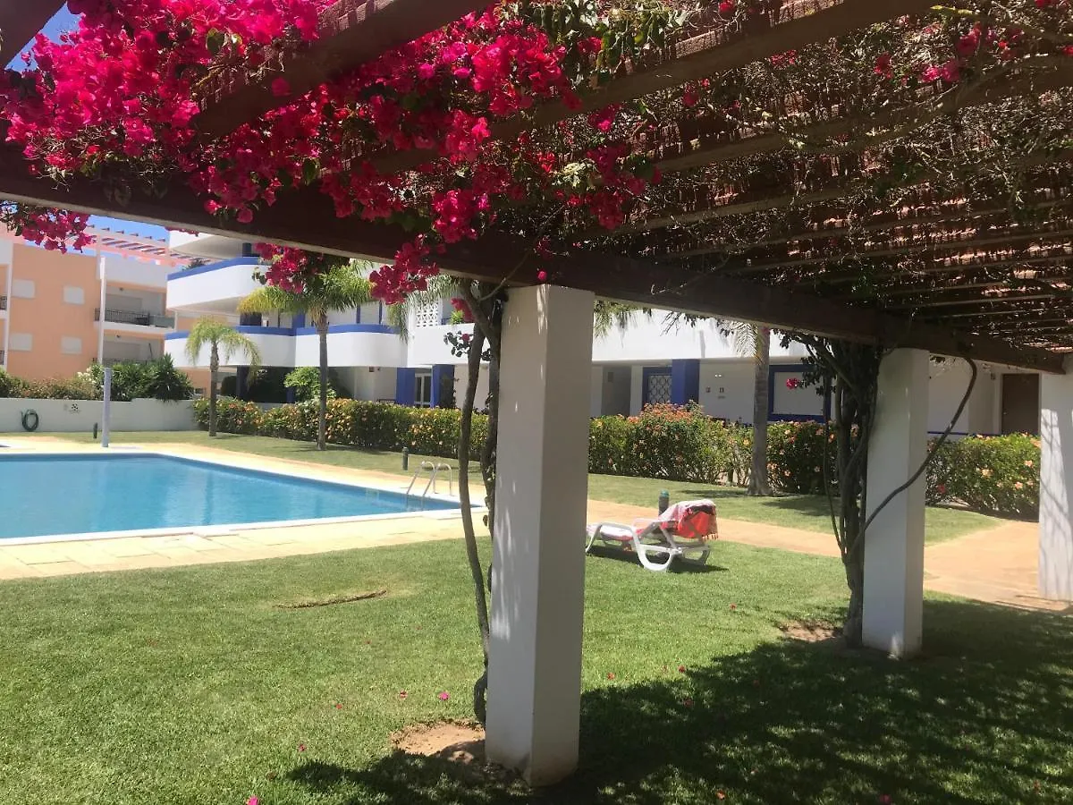 Timeless Vacations Vilamoura Marina Flat Wifi & Pool Apartment